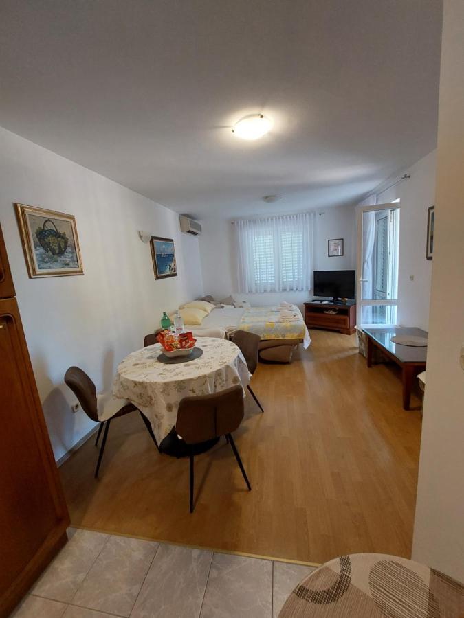 Mira Apartman